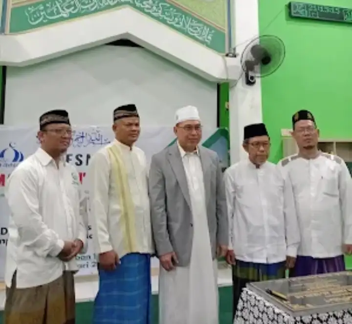 Pimpinan Dewan Masjid Attaqwa Dr KH Irfan Masud, Lc, MA Resmikan Masjid Jamie Al Ikhlas