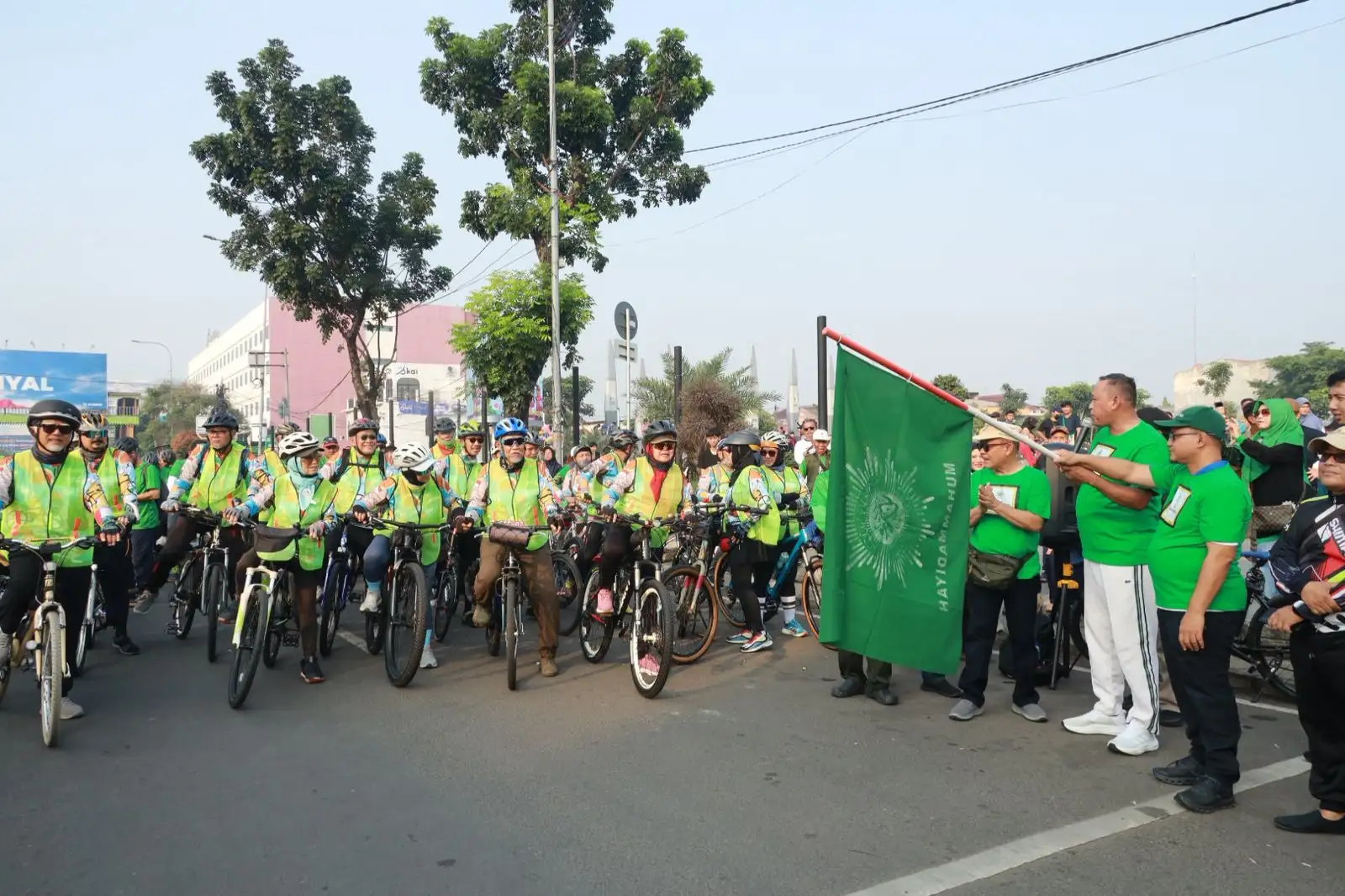 Wali Kota Lepas 2 Agenda di CFD, Sepeda Santai Muhammadiyah dan Fun Run Lamahu Bikin CFD Kian Semarak