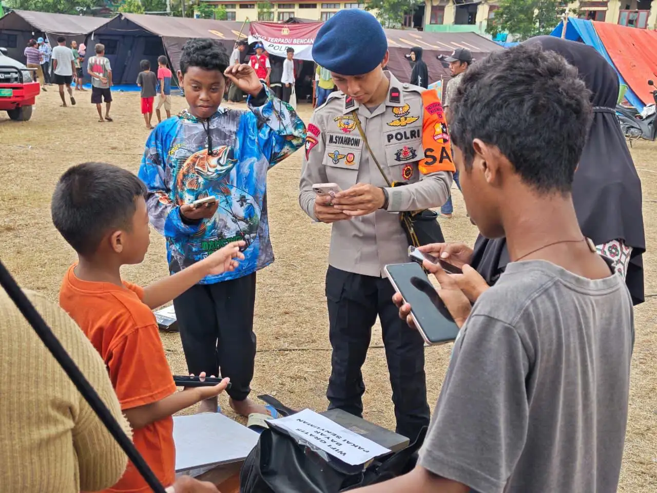 Di Tengah Luka Gempa, Korbrimob Hadir Pulihkan Harapan Warga Manggarai