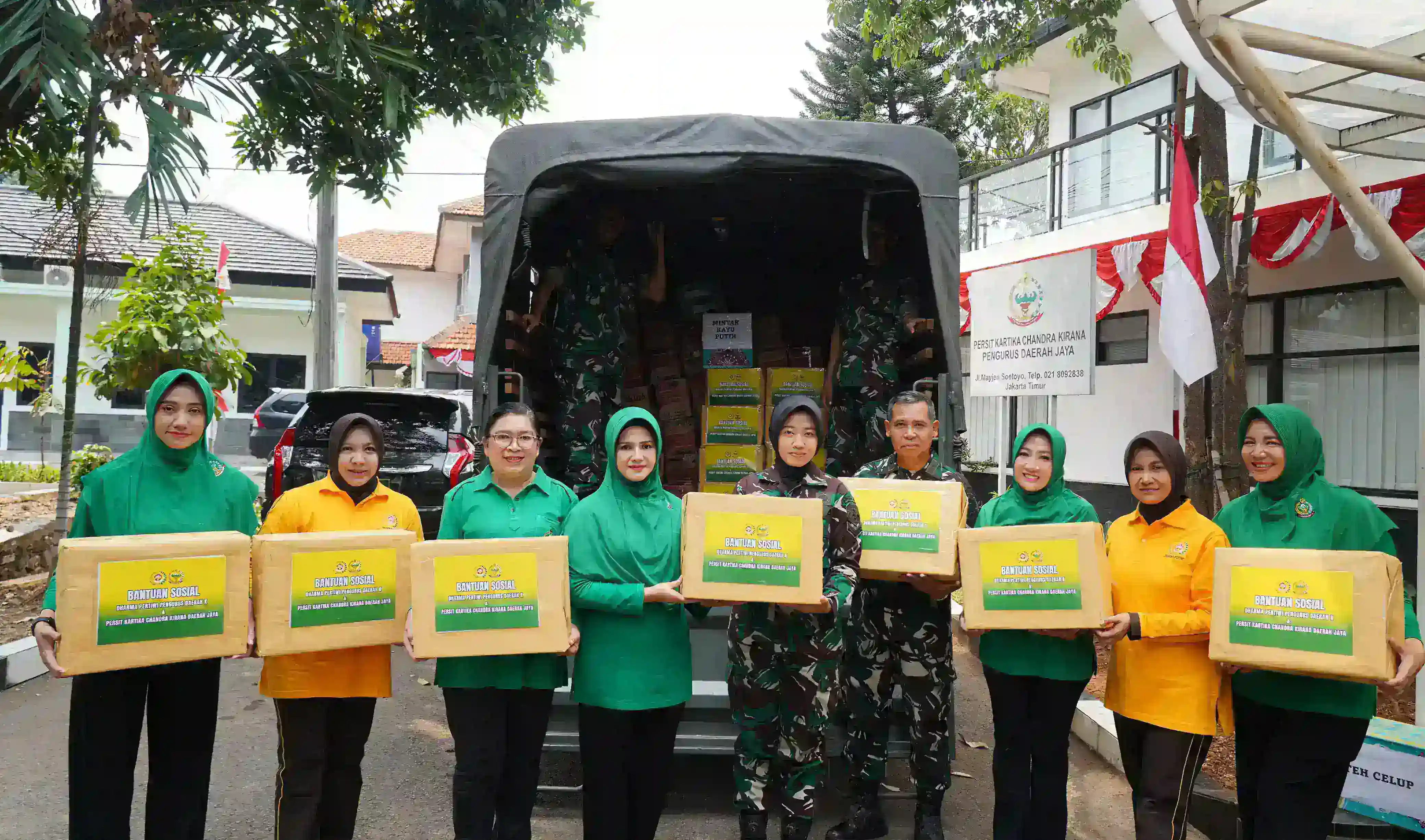 Wujud Solidaritas, Kodam Jaya Bersama Dharma Pertiwi dan Persit KCK Kirim Bantuan Gempa NTT