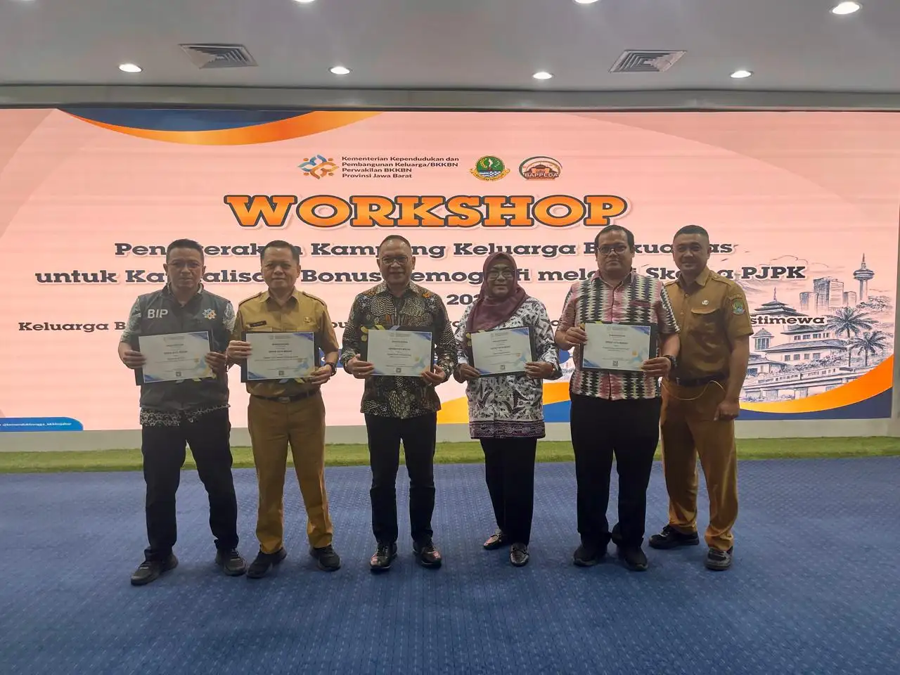 DPPKB Kota Bekasi Borong Lima Apresiasi BKKBN Jabar, Ini Program Unggulannya