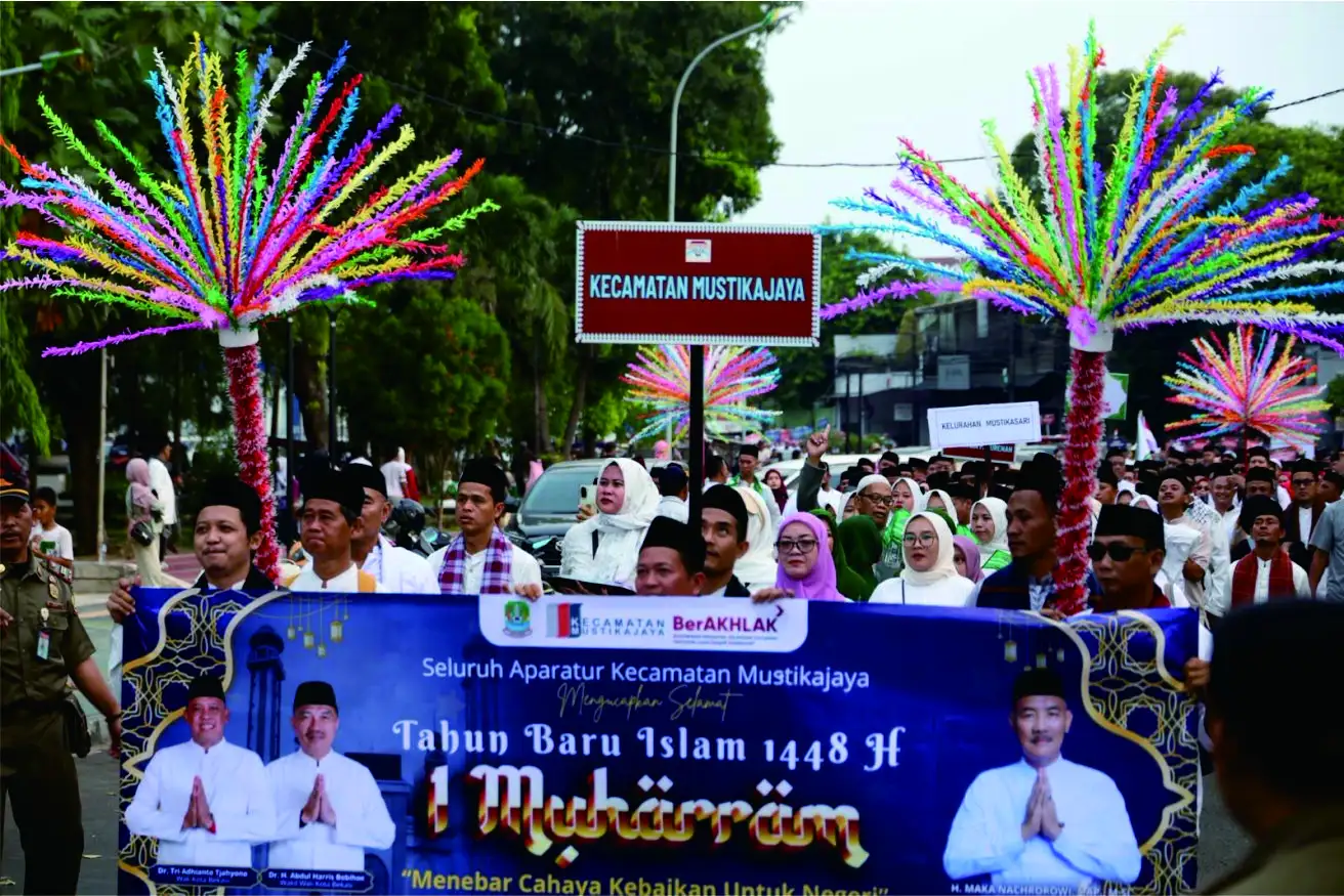 Sambut Tahun Baru Islam, Wali Kota dan Wakil Wali Kota Bekasi Hadiri Pawai Meriah Malam 1 Muharram 1448 H
