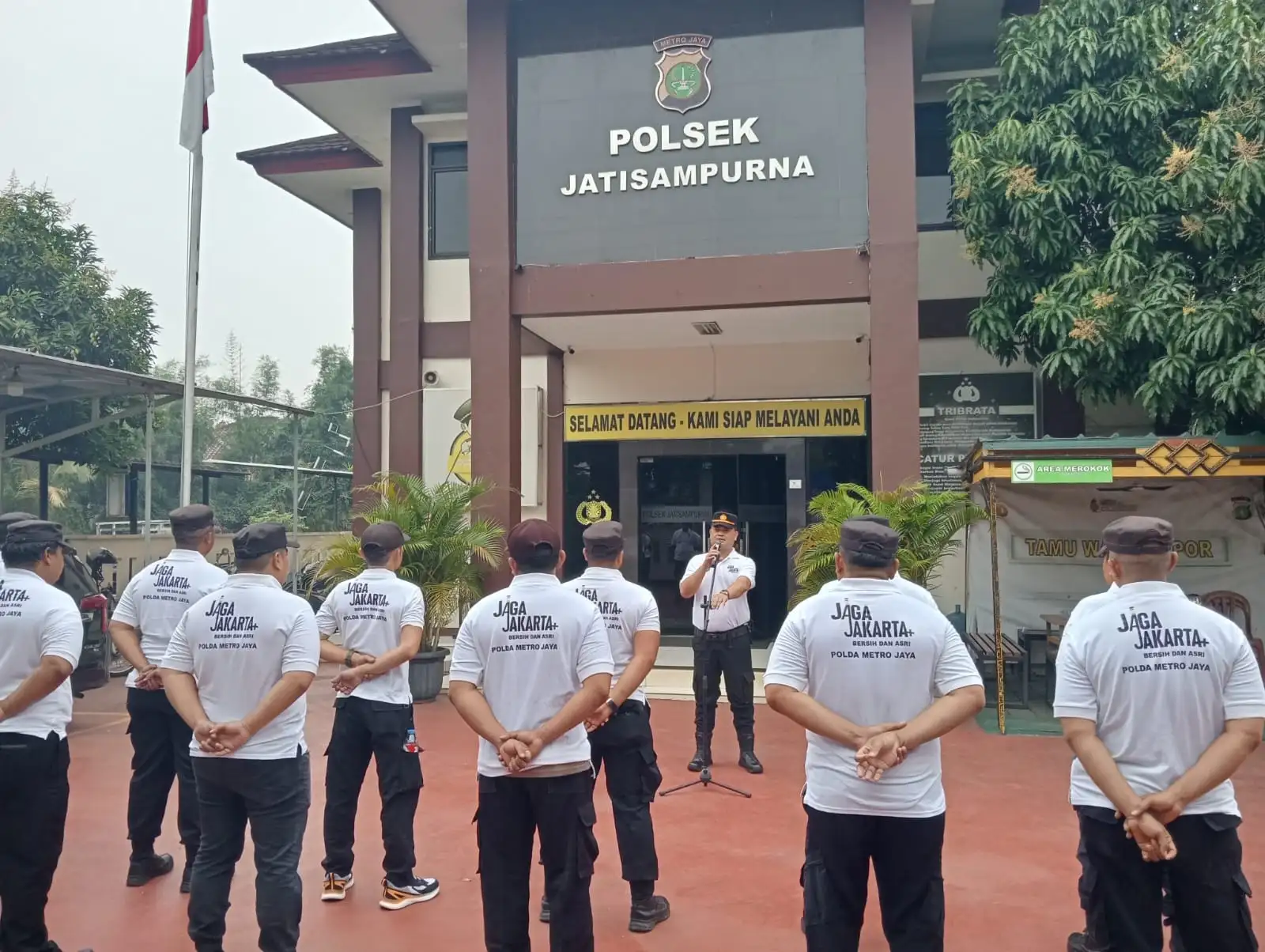 Polsek Jatisampurna Gelar Apel Jaga Jakarta, Targetkan Lingkungan Aman dan Asri