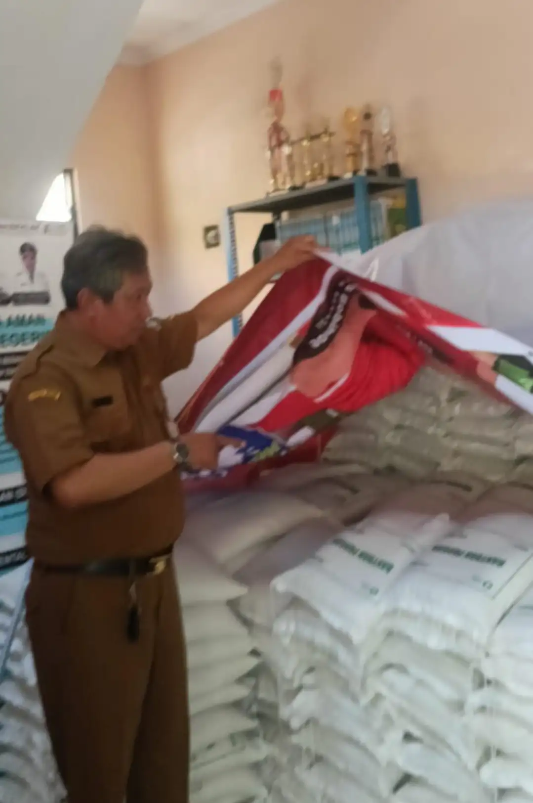 459 Karung Beras Dikembalikan ke Bulog, 135 KK Jatimelati Tak Lagi Ditemukan