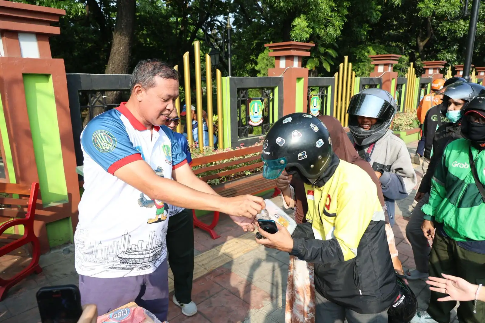 Jumat Berkah Berganti Selasa Bahagia, Gerakan Baru Sedekah Pemkot Bekasi Untuk Masyarakat