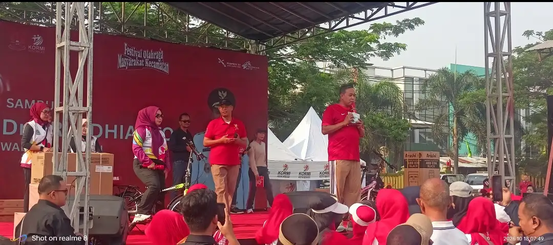 Festival Olahraga Masyarakat Pondok Gede Semarak, Wali Kota Bekasi Ikut Senam Bersama Warga