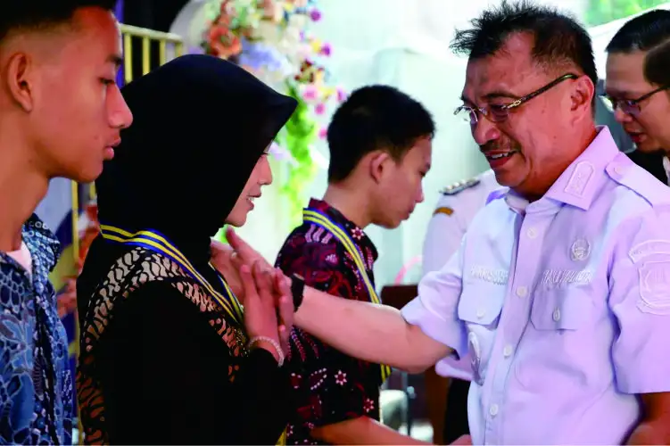 Pesan Plh Wali Kota Harris Bobihoe Kepada Lulusan SMPN 35 Kota Bekasi
