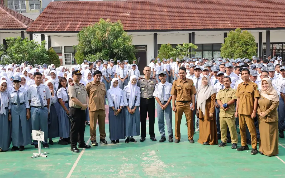 Polisi Peduli Pendidikan, Kapolres Bekasi Kota Ingatkan Pelajar SMKN 14 Jauhi Tawuran dan Narkoba